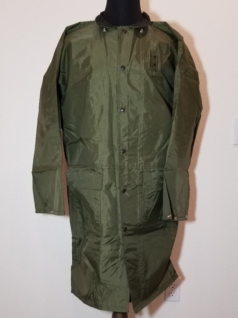 Pro-Tuff Uniforms Rainwear Jacket Medium Made‎ in USA Law Enforcement Security